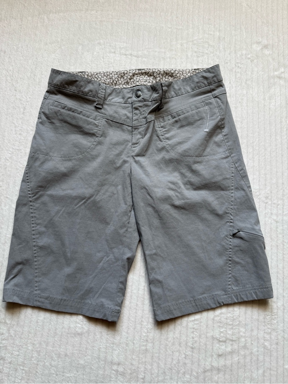 Athleta Gray Floral-Trim Women's Shorts